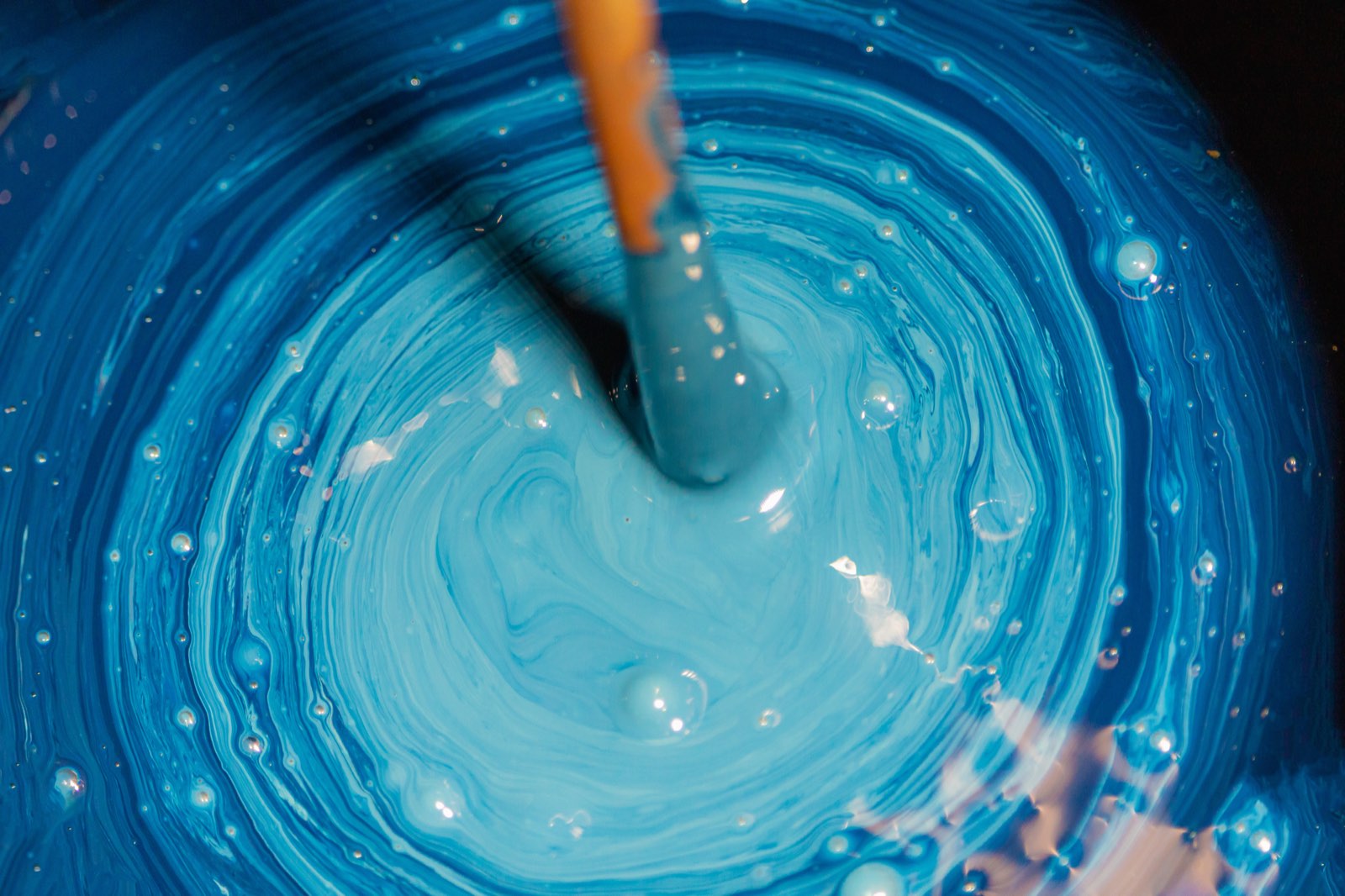Masterbatch vs liquid color: choosing by your process